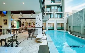 โรงแรมราตรี เมืองเก่าภูเก็ต
